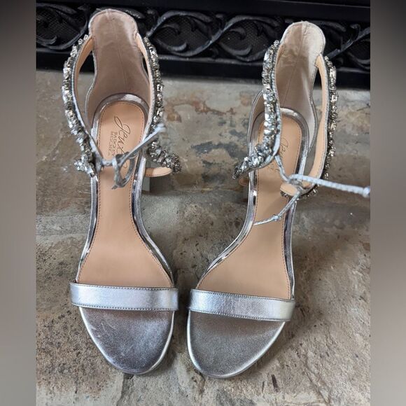 2 for $26 Jewel Badgley Mischka silver jeweled heels SZ 9 - Picture 1 of 13